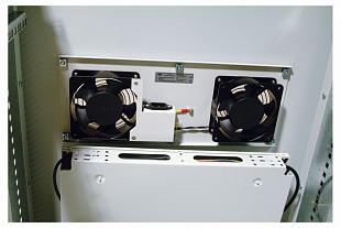 Шкаф телекоммуникационный напольный 18U (600x600) дверь стекло от компании Гринпоинт